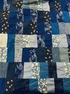 Handarbeit Aufnäher blau-weiß Weihnachtsmann 🎅 und Schneeflocke ❄️ Tischdecke - Bild 1 von 4