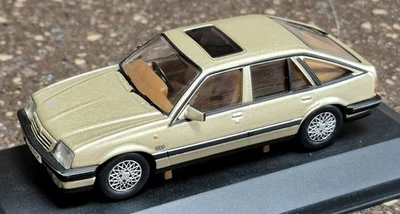 Corgi Vanguards VA09801 Vauxhall Cavalier CD MKII Champagne Platinum  - Image 1 of 4