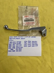 NEW OEM SUZUKI Clutch Lever (57620-14300) RM80/85 RM125 RM250 RMX250 AHRMA - Foto 1 di 3