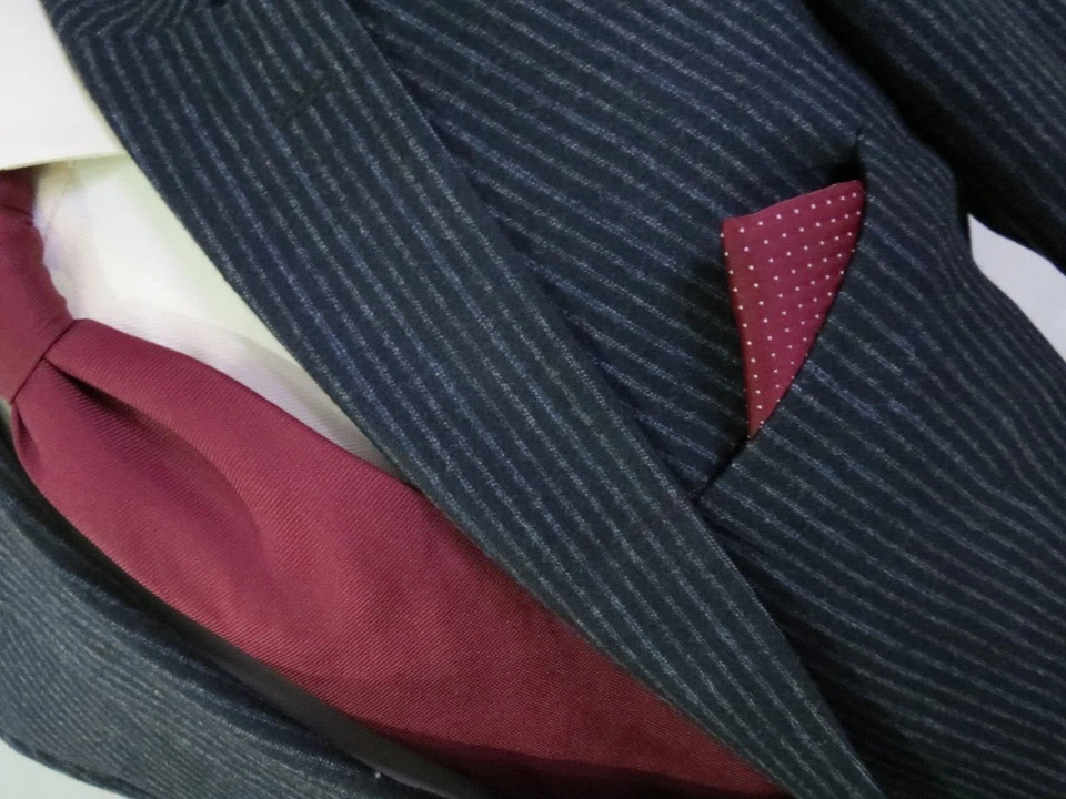 Traje completo Southwick Hecho en EE. UU. Azul marino audaz a rayas de tiza tres en dos botones 44 L Foto 1 de 4