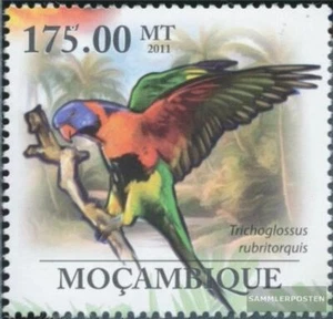 sellos Mosambik 2011 Mi 4384 nuevo con goma original 2011 Loros (Trichoglossus r - Imagen 1 de 1