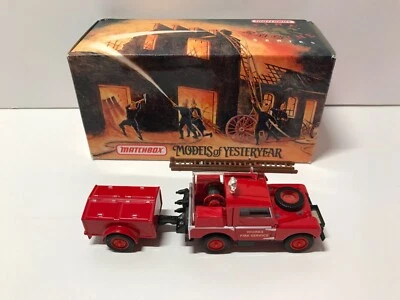 Matchbox Models Of Yesteryear 1948 Land Rover Auxiliary Fire Engine YFE02 - Image 1 of 4