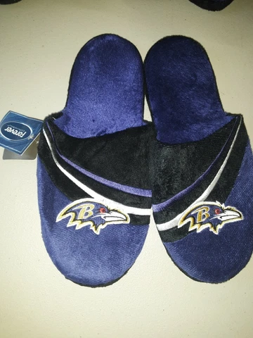 Forever collectibles Baltimore Ravens NFL Men's Slip on Slippers Size medium #90 Cover