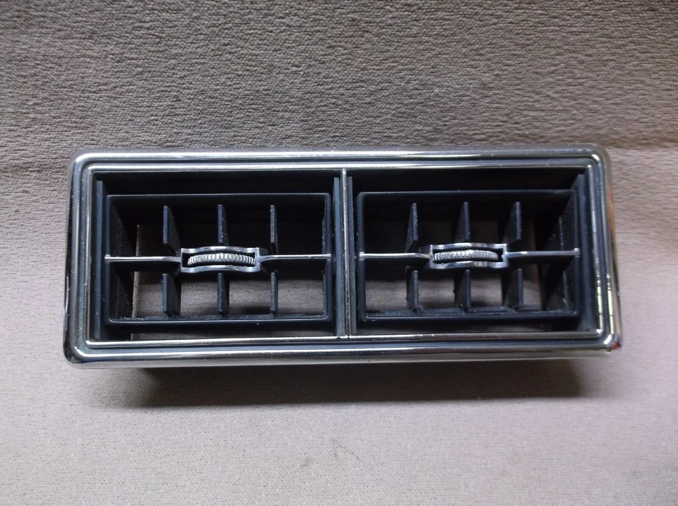 1969 1970 MERMERCURY COUGAR XR7 GT ЭЛИМИНАТОР ЦЕНТРАЛЬНАЯ ПРИБОРНАЯ ПАНЕЛЬ ВЕНТИЛЯЦИОННОЕ ОТВЕРСТИЕ КОНДИЦИОНЕРА, ХОРОШИЙ ХРОМ - Изображение 1 из 4