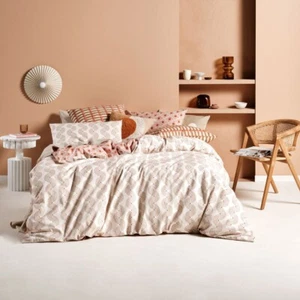 Linen House Aida Coral Duvet Doona Quilt Cover Set King Bed Size - Picture 1 of 3