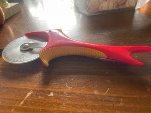 CHARMANTER Boston Warehouse Pizzaschneider Vintage - Bild 1 von 2