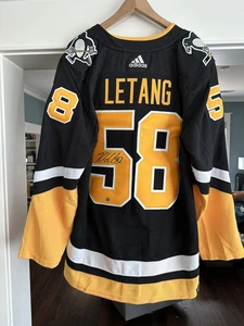 KRIS LETANG Pittsburgh Penguins Signed Autographed Third Jersey Frameworth COA - Picture 1 of 11