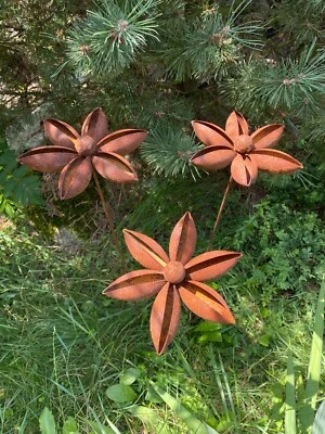 Rusty Metal Flowers Star Anise Outdoor Lawn Garden Decor Badian Rusty Stakes - Image 1 of 4