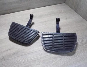 Harley Davidson Road King OEM Rear Footrests Footboards Pair Used - Picture 1 of 3