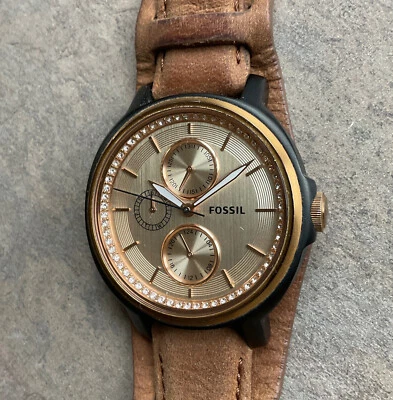 Reloj para mujer FOSSIL CHELSEY esfera día/fecha estuche negro correa de cuero beige ES3772 W Foto 1 de 4