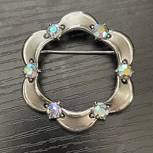Vintage Crown Trifari AB Rhinestone Silver Tone Ribbon Wreath Circle Brooch Pin - Picture 1 of 5