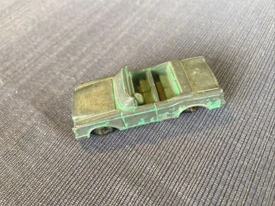 Encubierto de alondra TootsieToy Studebaker original verde menta EE. UU. 3" de largo de colección Foto 1 de 4