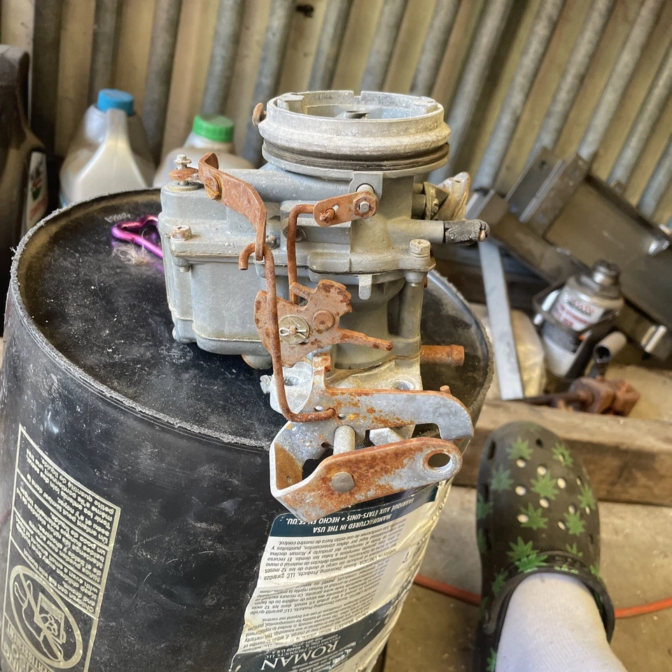 Carburador de dos barriles Stromberg Bendix modelo WW coches años 60 Foto 1 de 4