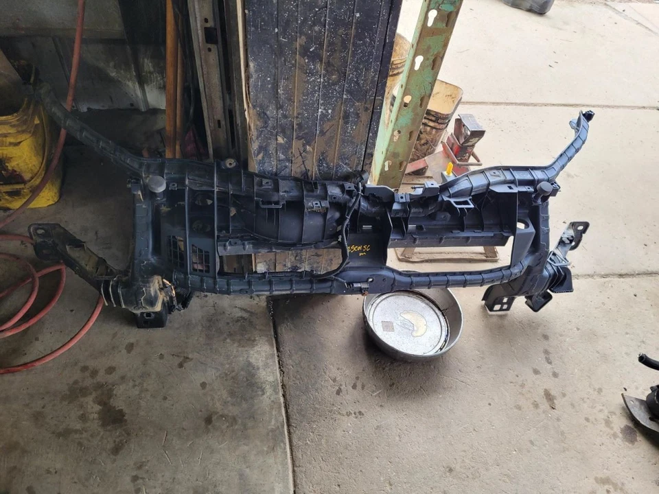 (SOLO RECOGIDA LOCAL) Soporte de núcleo de radiador superior para 15-23 TRANSIT 150 1982750 Foto 1 de 4