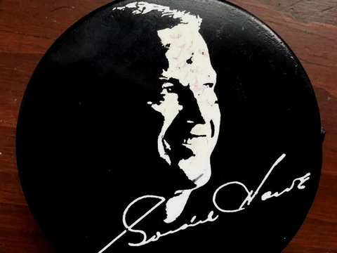 GORDIE HOWE Hartford Whalers 50TH Birthday Hockey Puck Cover