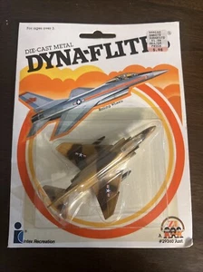 Dyna-Flites VTG 1982 Zee Toys McDonnell F-4C/D Phantom II Die Cast Fight Jet NOS - Picture 1 of 2