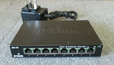 D-Link DES-108 8 Port Desktop Unmanaged Ethernet Switch 10/100Base-TX LAN - Image 1 of 4