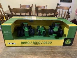Juego de tractor Ertl John Deere 8850, 8010, 9630. 50 años de tractores 4x4 1/64. - Imagen 1 de 7