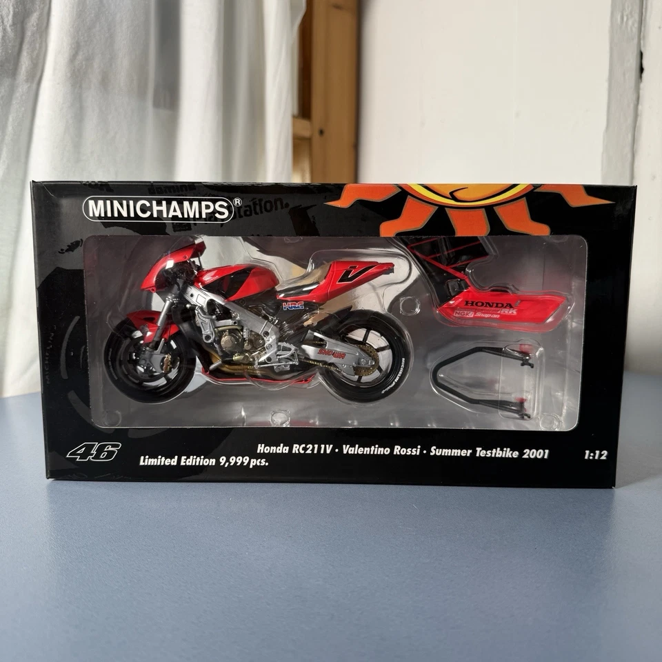 Honda RC211V Rossi Summer Testbike 1:12 Minichamps Limited 9999 Pcs Die Cast - Immagine 1 di 4