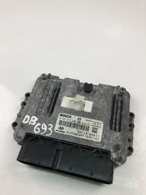Centralina motore Hyundai i30 FD 39113-2A411 0281017206 ECU 2010 27269759 - Immagine 1 di 4