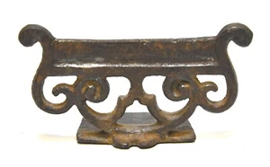 VINTAGE CAST IRON DECORATIVE BOOT SHOE SCRAPE - Picture 1 of 4