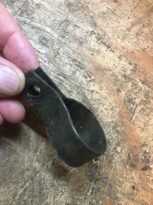 Abrazadera de tubo de llenado de aceite original para Jeep Willys MB/GPW CJ2A M38 G-503 G-740 Foto 1 de 2