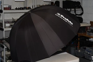 Profoto Deep Umbrella White Large - Picture 1 of 4