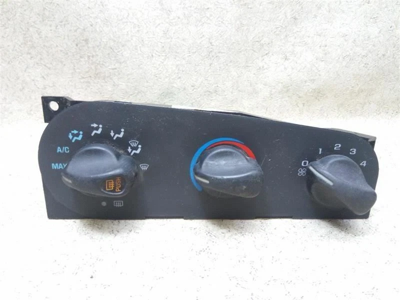 Control de temperatura climático para 97-01 Chevrolet Lumina Car H6 189290 Foto 1 de 4