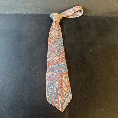 Bill Blass Red Paisley Men's Tie 100% Silk 57L x 3W Necktie - Image 1 of 4