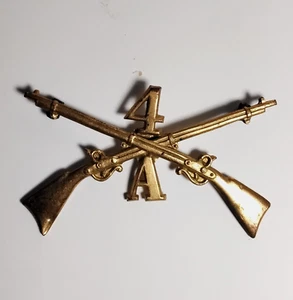 World War I 4th Infantry Regiment Company A Gilded Crossed Rifle, missing pin - Picture 1 of 2
