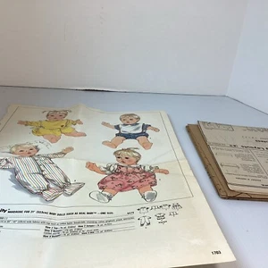 Vintage Schnittmuster Kleiderschrank für 21" Babypuppen wie Real Baby Einheitsgröße - Bild 1 von 6