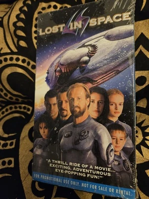 🚀 Lost In Space (VHS, 1998)–Holofoil Cover–Limited Collector's Edition- Tested  - Image 1 of 4