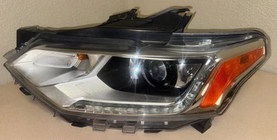 Faro de xenón izquierdo Chevrolet Traverse 2018-2021 lado del conductor OEM 84573719 Foto 1 de 4