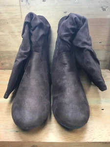 Fashion Bug Scrunch Boots Side Zipper Size 7M Low Heel NEW IN BOX Brown - Picture 1 of 19