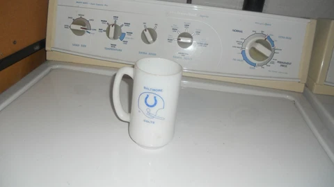 Baltimore Colts 2 sided Logo Milk Glass Mug 1960s VINTAGE Cover