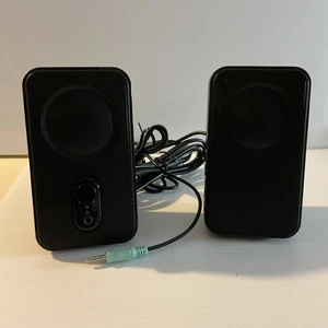 Computer Speakers for Desktop or Laptop Amazon Basics AC-Powered New US - Picture 1 of 8