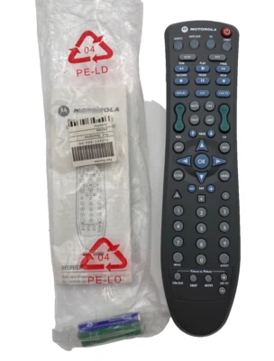 Motorola DRC800 Universal Remote Control With Batteries - Image 1 of 2