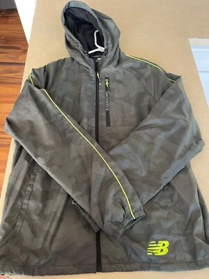 New Balance Hombre Chaqueta Camuflaje Con Capucha Grande Foto 1 de 3