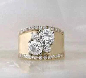 Alianza de boda ancha gruesa de diamantes creados en laboratorio redondo de 2 quilates de oro amarillo de 14 k - Imagen 1 de 9