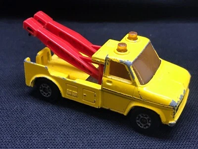 Matchbox Superfast Wreck Truck Collectable Scale 1:64 (missing tow hooks) - Image 1 of 4