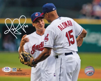 Foto assinada por Omar Vizquel Cleveland Indians 8x10 (certificado de autenticidade PSA/DNA ITP) - Imagem 1 de 3