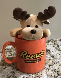 Reese’s Peanut Butter Extra Large Coffee Mug 32 oz with Beige Plush Reindeer - Picture 1 of 5