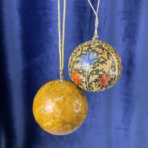 Vintage Kashmir Hand Painted Floral Paper Mâché Christmas Ornament Set/2 - Picture 1 of 7