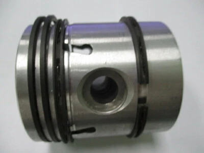 Triumph Spitfire 1147cc 发动机活塞 0.030 超大 NOS COVMO AE 16178 .030 — 第 1/3 张图片