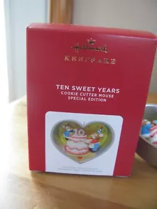 HALLMARK 2021 LIMITED EDITION TEN SWEET YEARS COOKIE CUTTER MOUSE - Picture 1 of 14