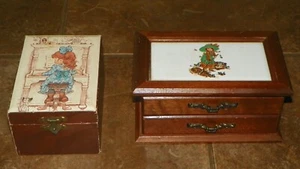 2 Vintage 80er Mädchen SCHMUCK Spieluhren drehende BALLERINA Intarsien Keramik FLIESE - Bild 1 von 16