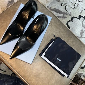 PRADA “SPAZZOLATO” PUMP Size 38.5 $1200 NIB Black - Picture 1 of 16