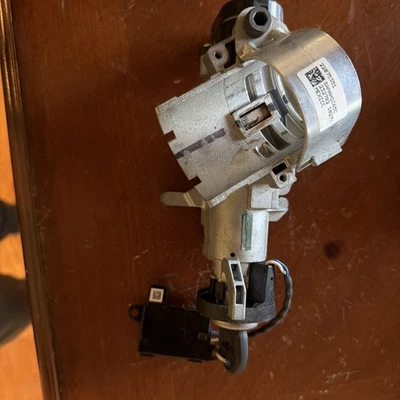 Chevrolet Camaro SS 2013 columna de dirección interruptor de encendido cilindro con llave OEM Foto 1 de 4