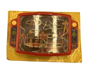 Vintage Soma robot flying electronic handheld game New NOS 2 AA Batteries - Picture 1 of 3