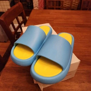 beach slides by j slides blue/ yellow Squish sandals size 7M - Picture 1 of 2